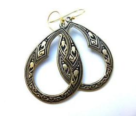 Bohemian earrings in 24K gold ear wire. Bohemian Jewelry. Indie, Indian, Boho, Hippie, everyday wear. Gold earrings.