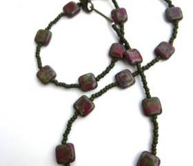 Green and red Czech glass seed beaded necklace jewelry bohemian green