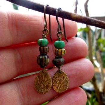 Dainty dangles. Czech glass seed beads, bronze charm, boho earrings, bohemian, indie, seed bead 